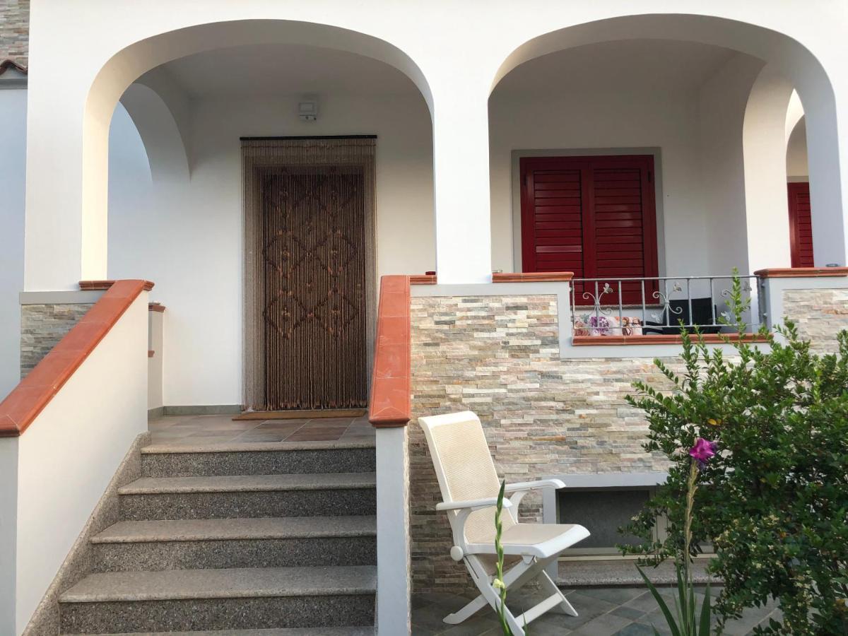 Appartamento In Villa Andreina โอโรเซย ภายนอก รูปภาพ