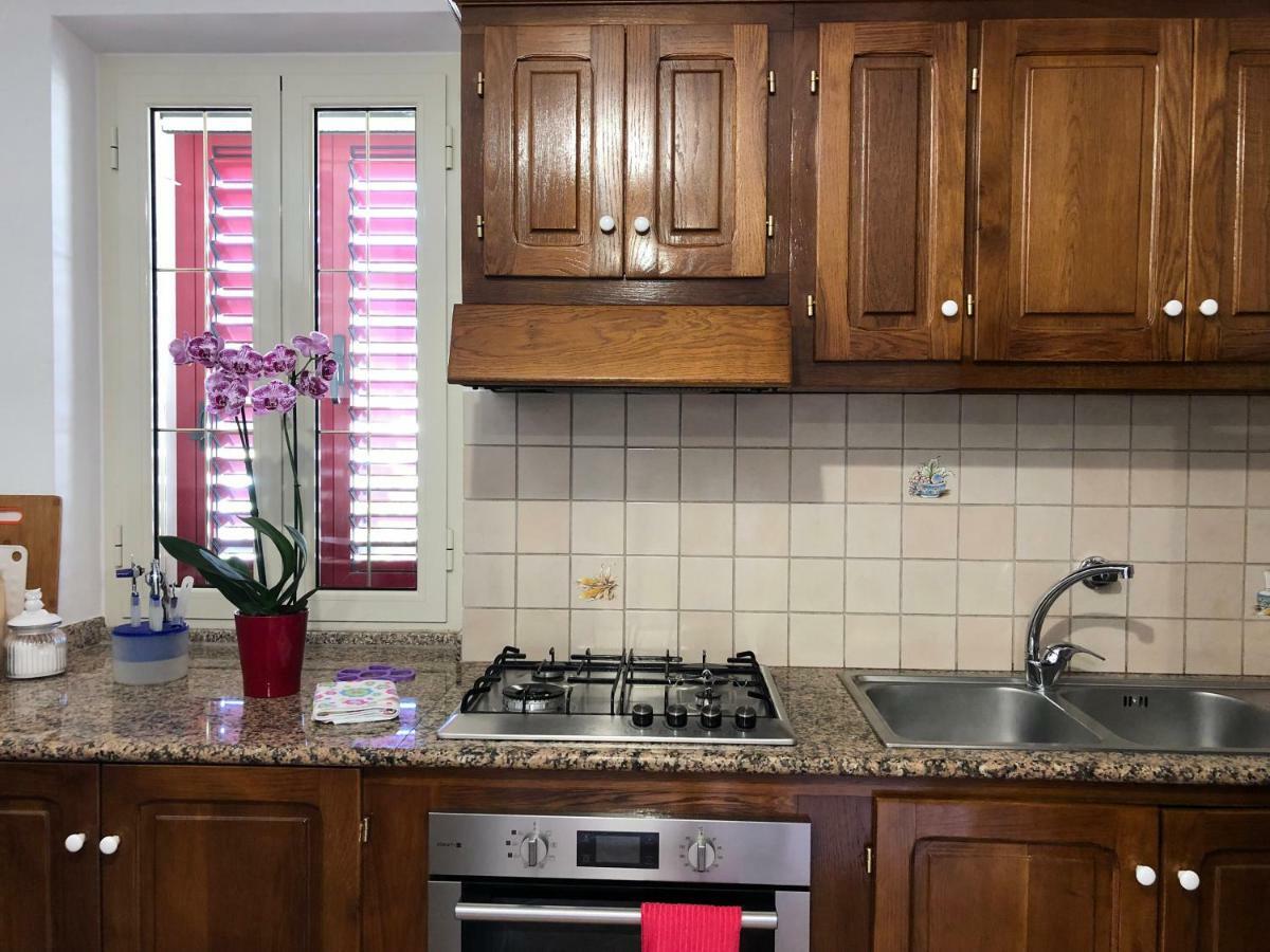 Appartamento In Villa Andreina โอโรเซย ภายนอก รูปภาพ