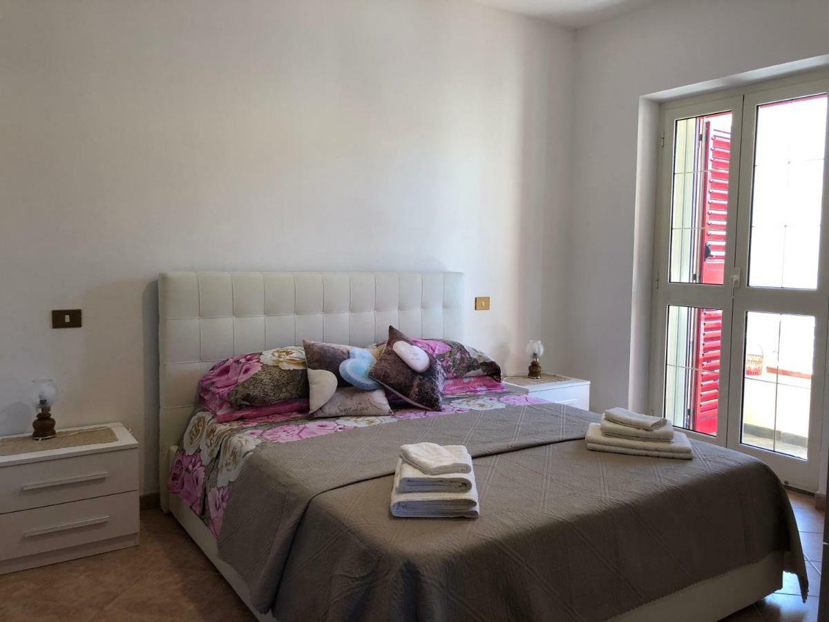 Appartamento In Villa Andreina โอโรเซย ภายนอก รูปภาพ
